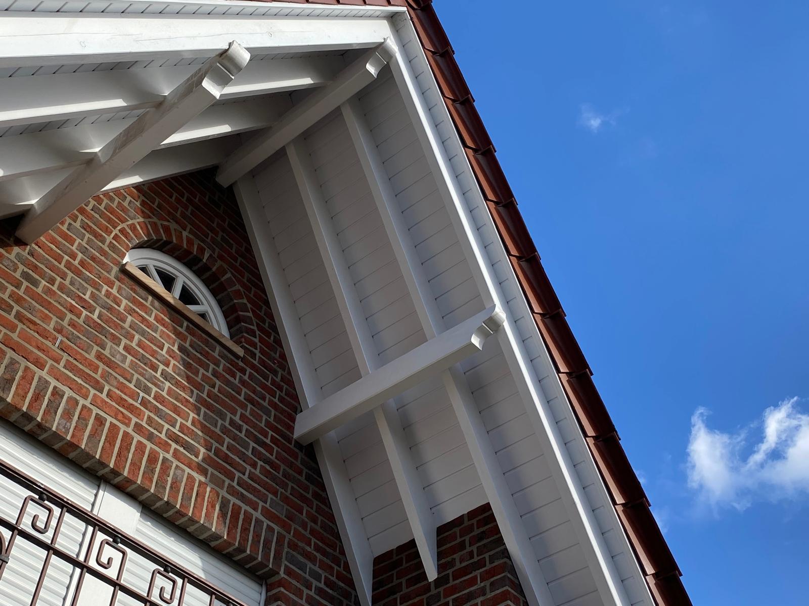 Reinigung der Dachunterst&auml;nde f&uuml;r ein perfektes Gesamtbild in Dalum.